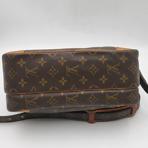 LOUIS VUITTON Monogram Nile Shoulder Bag..Authentic..!! - Picture 5 of 15